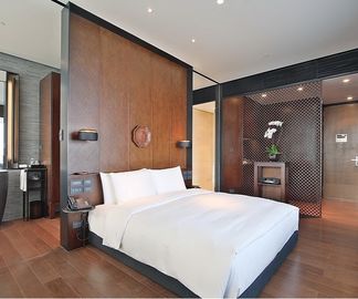 ราคาดี Classic Style Dark Walnut Finish Hotel Bedroom Furniture Sets High Durable ออนไลน์